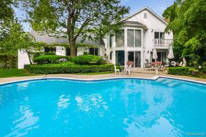 5236 WOODVIEW Drive