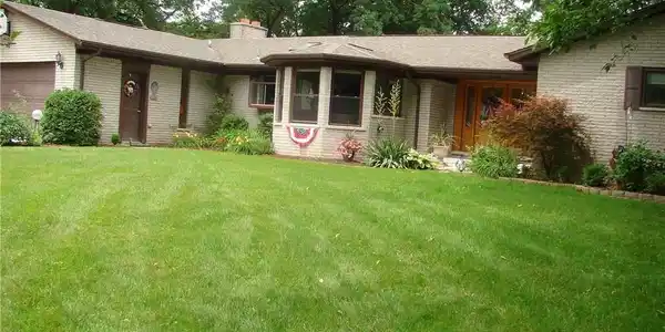 8371 S HURON RIVER