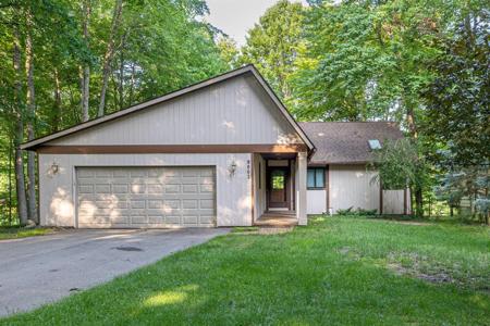 9802 Center Lane