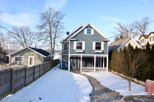 1118 CLEARWATER Boulevard