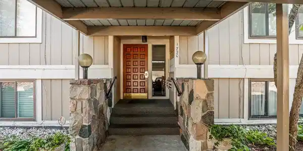 1720 CLIFFS Landing