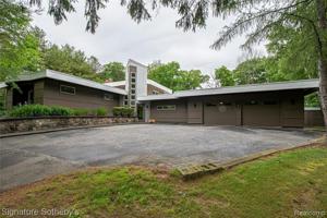 5655 GRIFFITH Drive