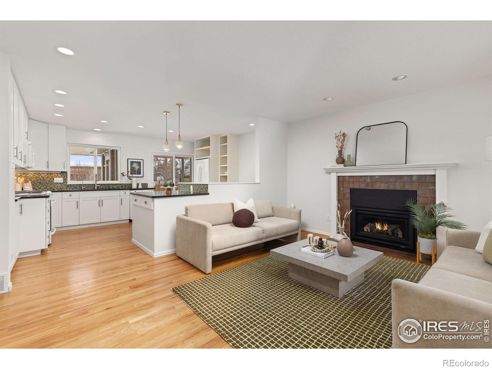 Image 2: Open living spaces