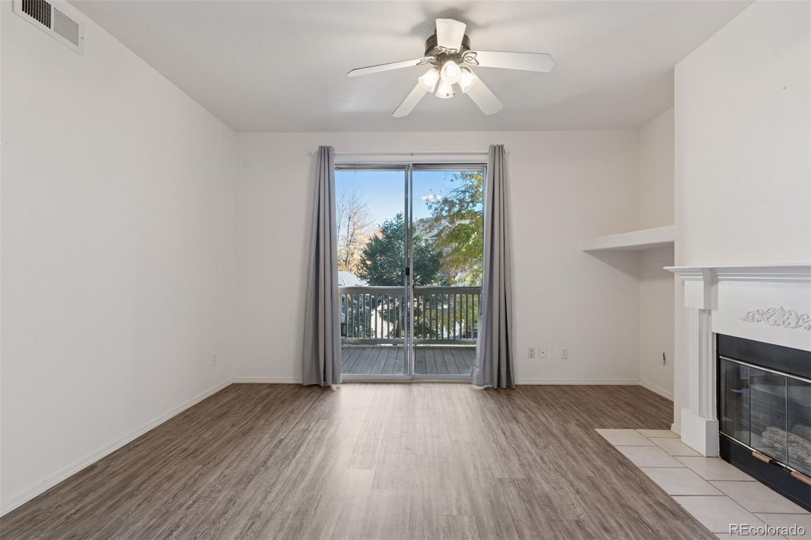 Image 4: Living Room Image 4: Living Room