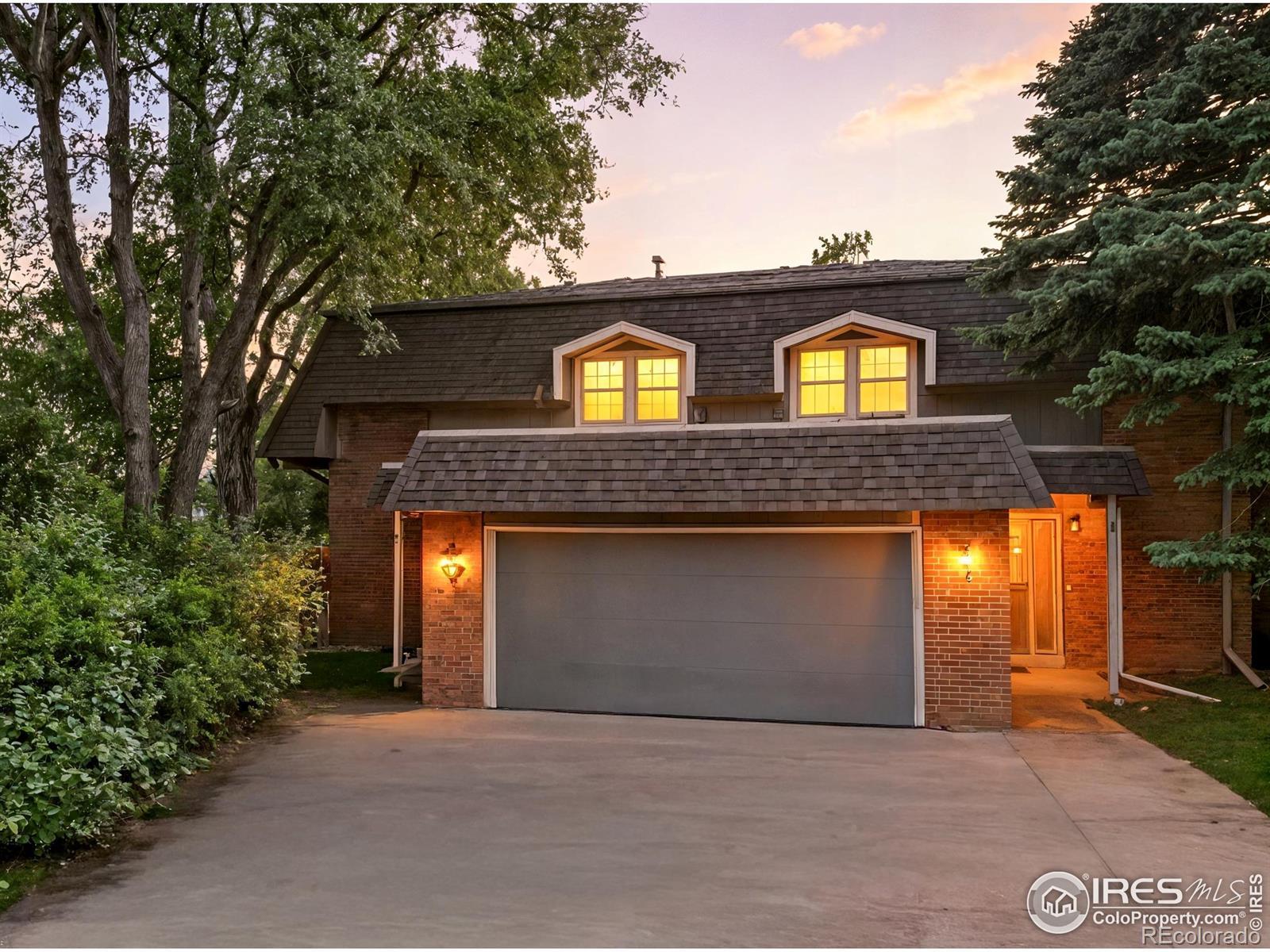 Image 4: Night view Image 4: Night view