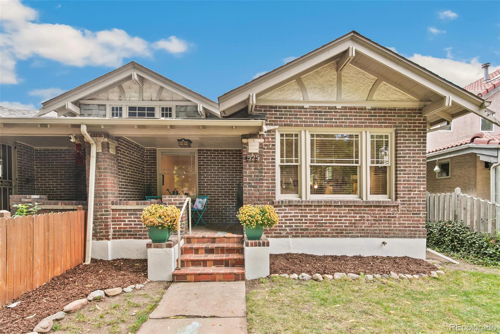 Image 1: Bungalow Half-Duplex on Prime Block