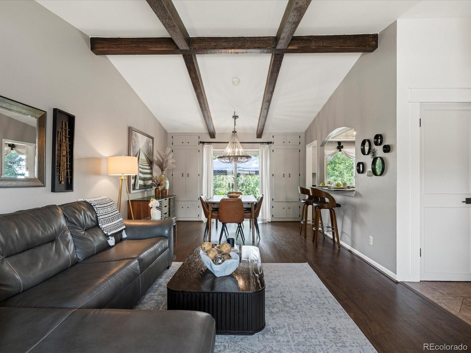 Image 3: Living Room
