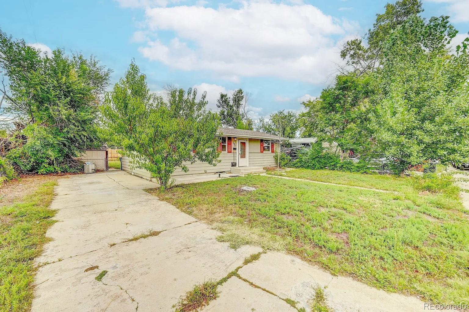 Image 2: LOTS of Driveway Parking as well as Off Street. Build a Garage or Carport! Image 2: LOTS of Driveway Parking as well as Off Street. Build a Garage or Carport!