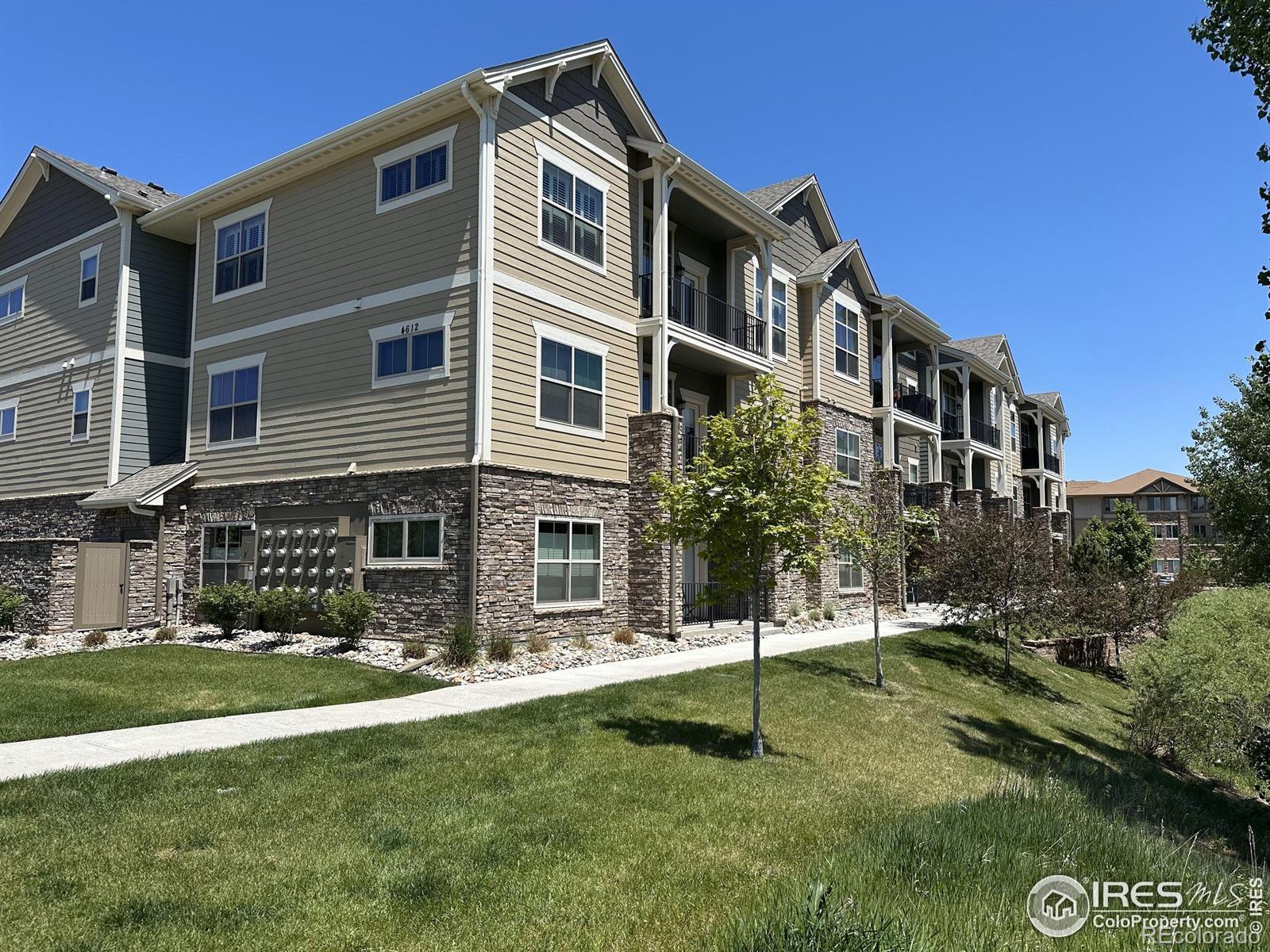 Image 2: Second View Of the building. Condos at the Flats at Centerra