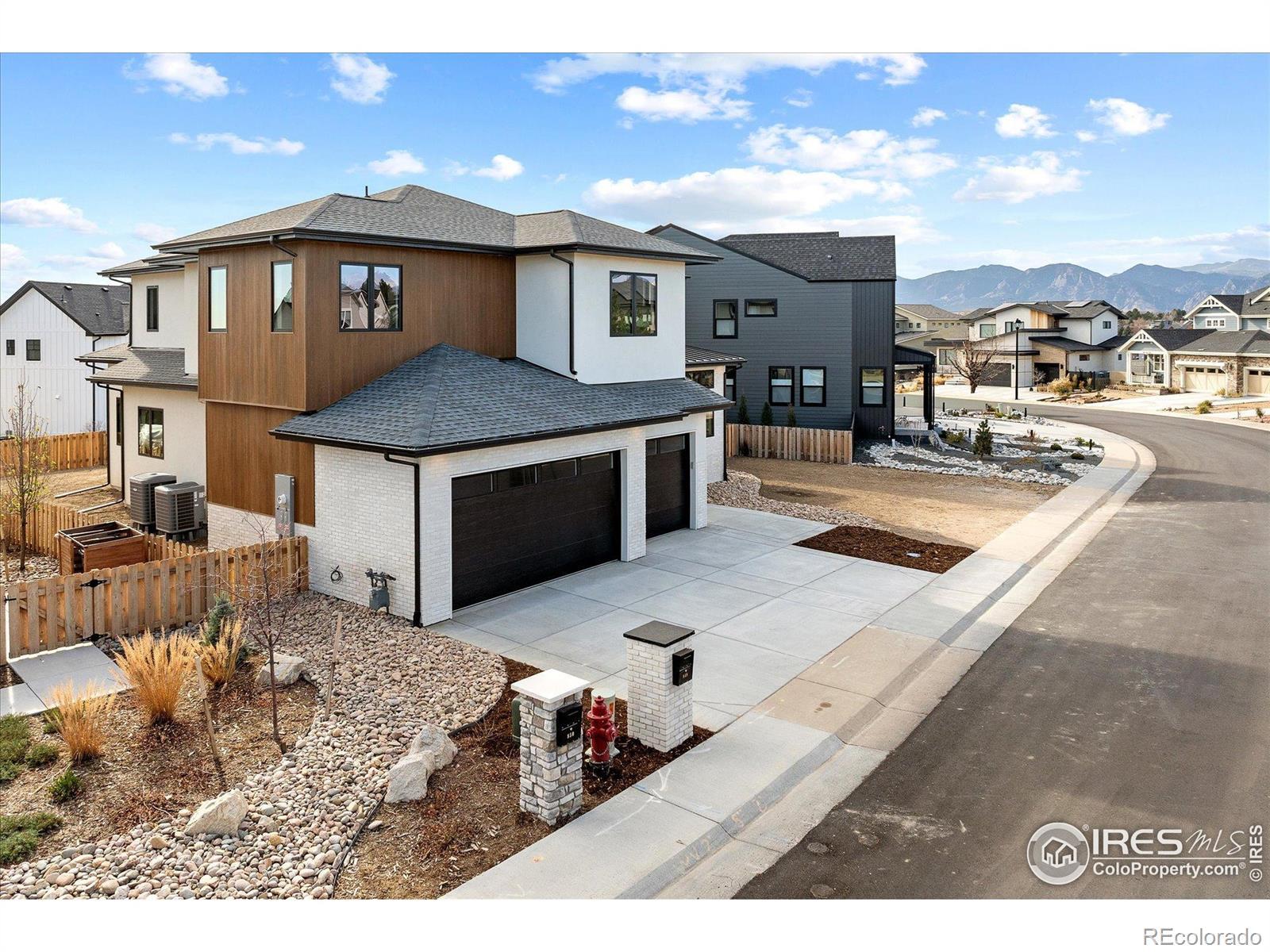 Image 4: This beautiful Front Range view can be seen from multiple west-facing rooms as well as from the front and back yards. Image 4: This beautiful Front Range view can be seen from multiple west-facing rooms as well as from the front and back yards.