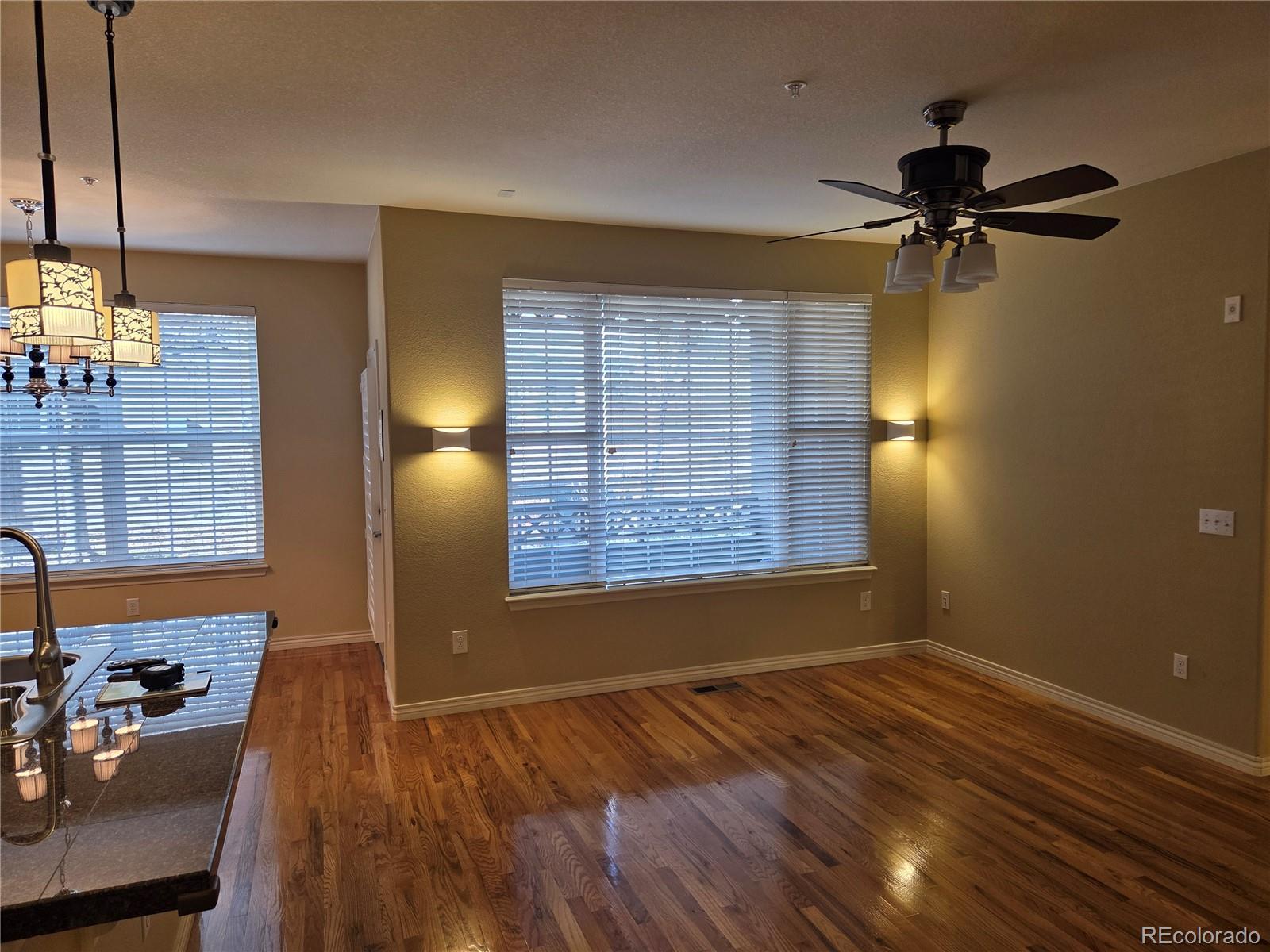 Image 3: Family Room Image 3: Family Room