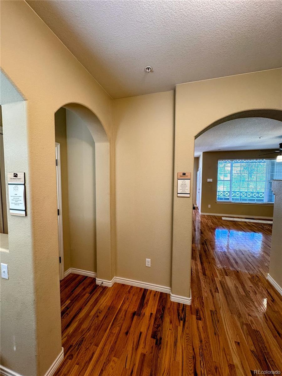 Image 4: Entry Image 4: Entry