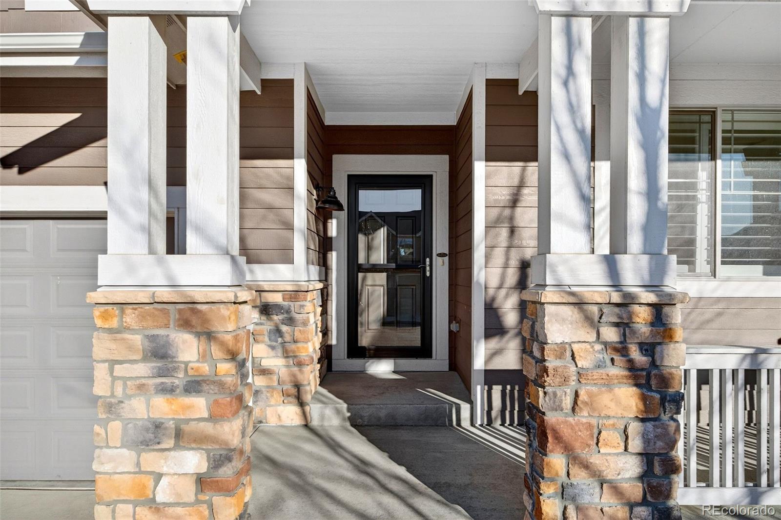 Image 3: Live like new