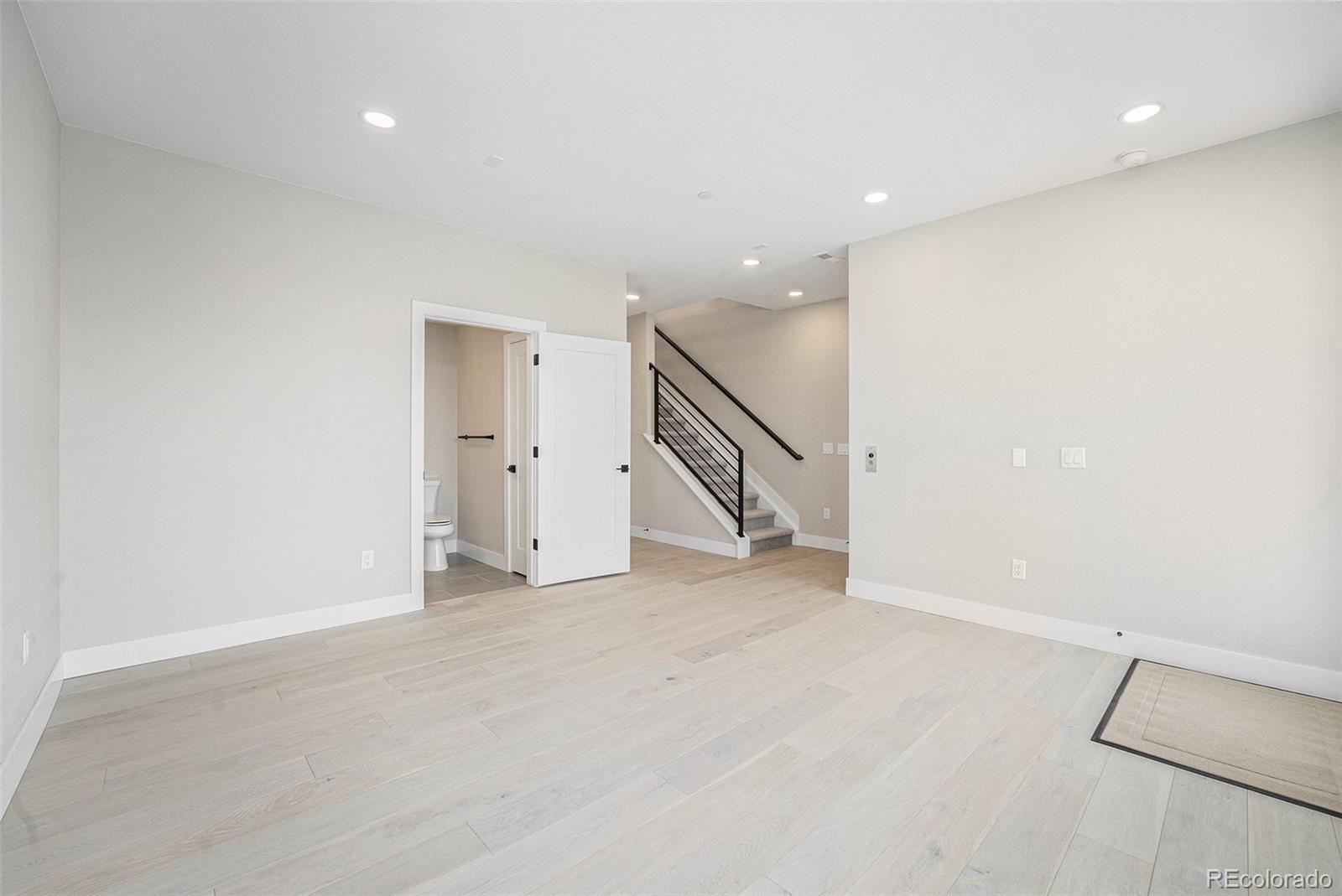 Image 4: Frist Floor Flex Space and bath