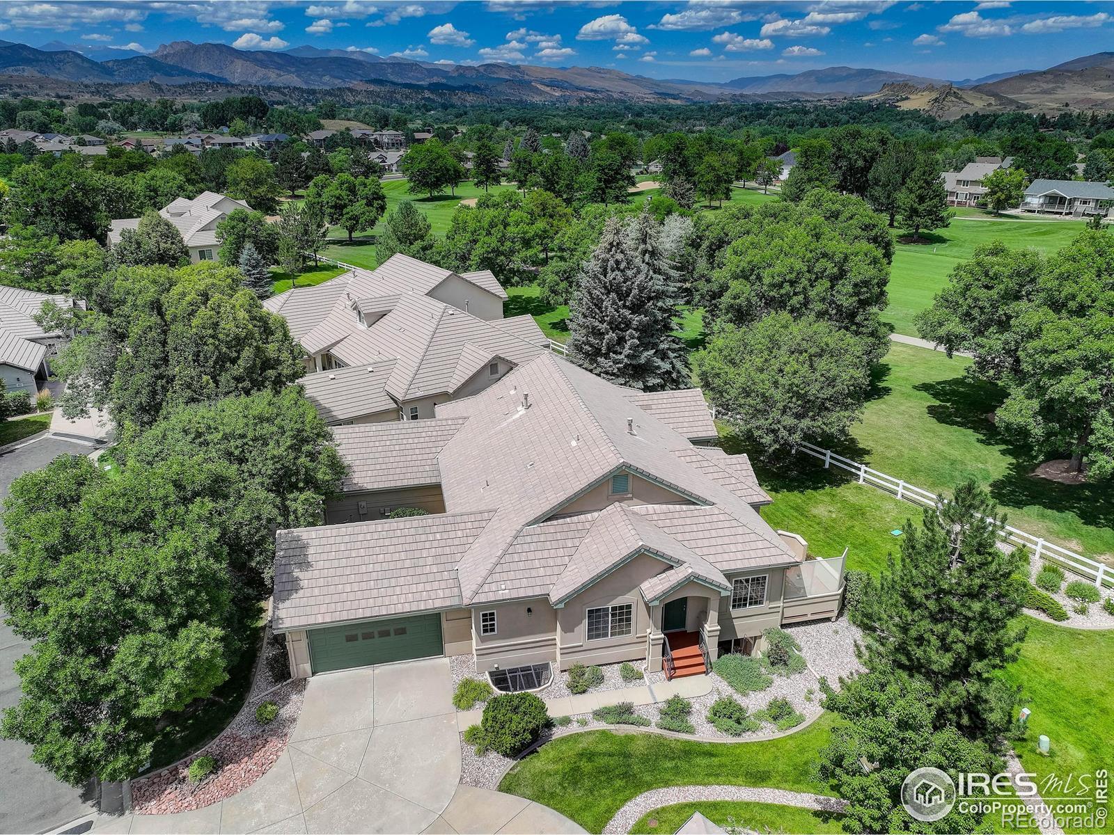 Image 2: Beautiful location on the 1st Fairway of Mariana Butte Golf Course