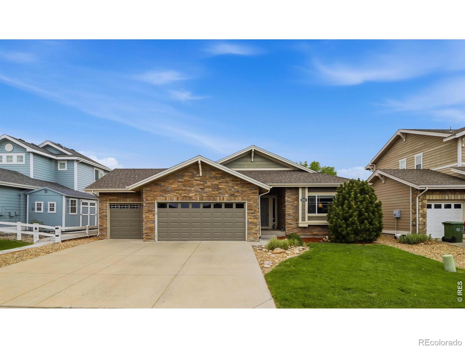 Image 1: Welcome to Lake home living in Waterfront! Image 1: Welcome to Lake home living in Waterfront!
