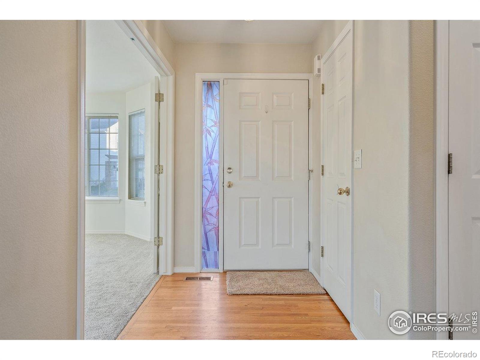 Image 3: Entryway Image 3: Entryway