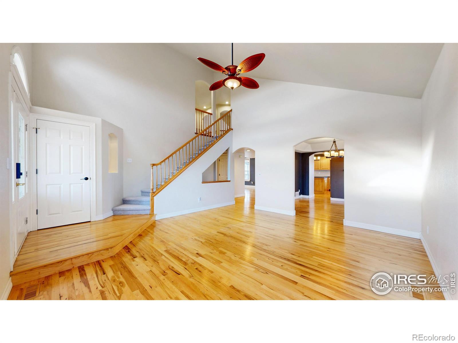 Image 2: Living Room