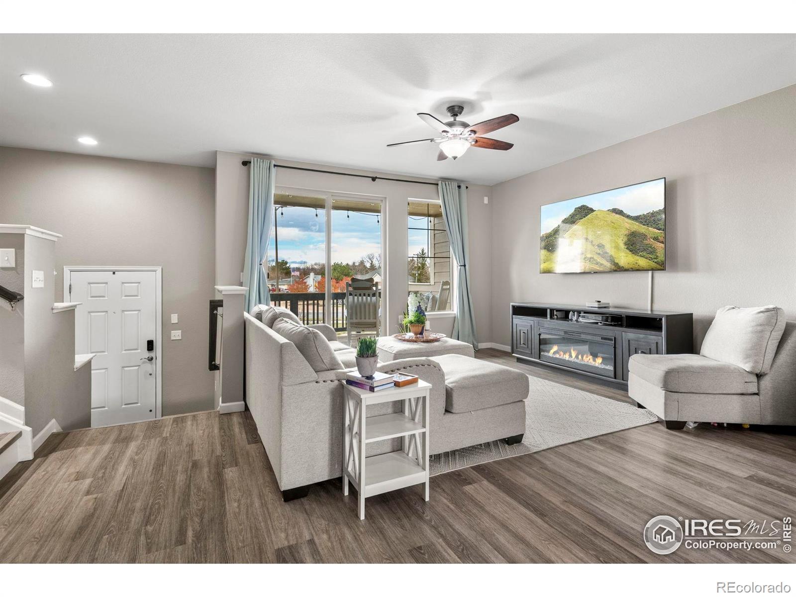 Image 2: Entry and Living Room