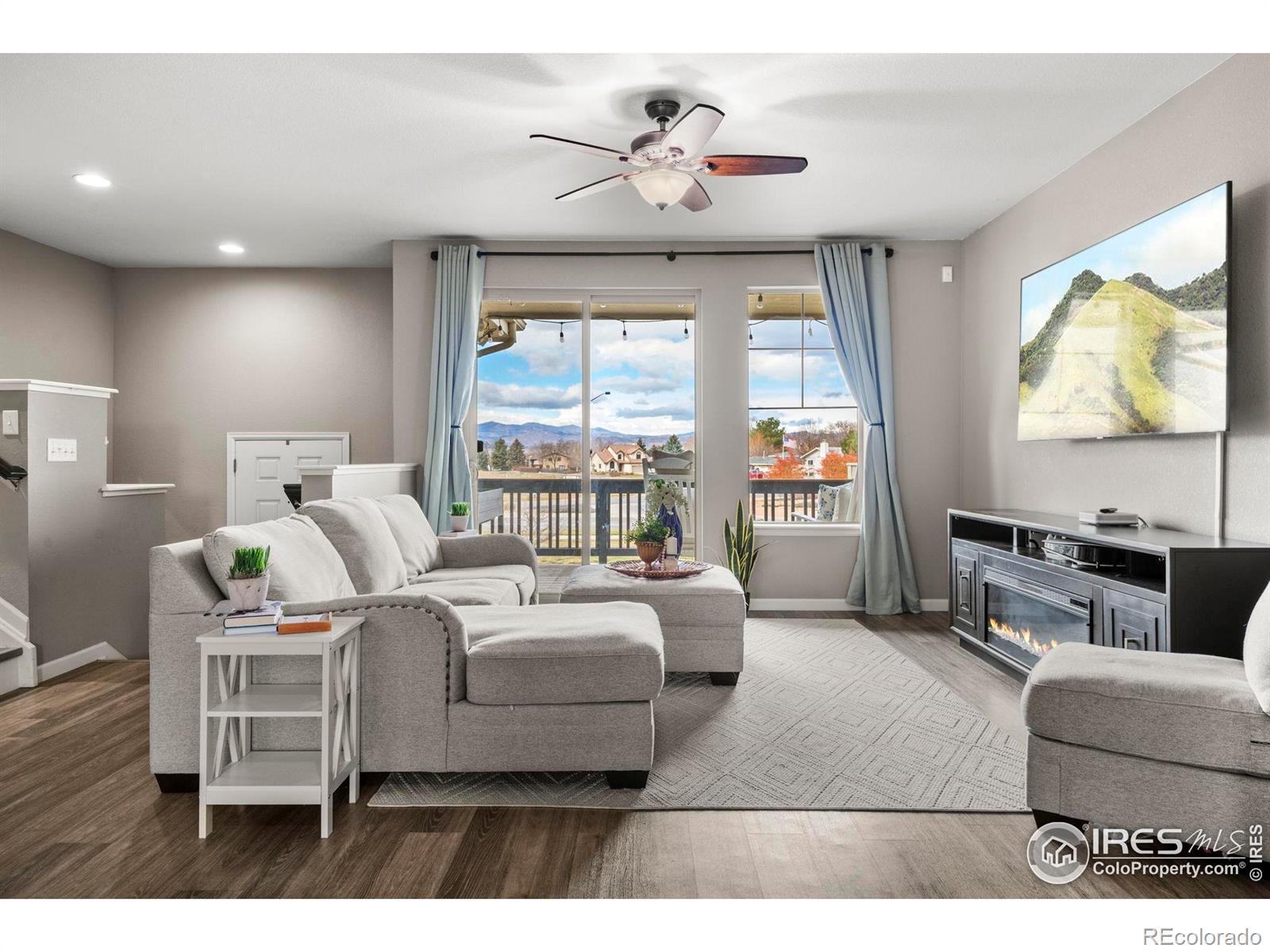 Image 3: Living Room with mountain views