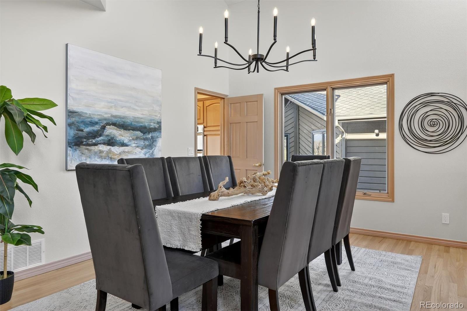 Image 4: Dining Room