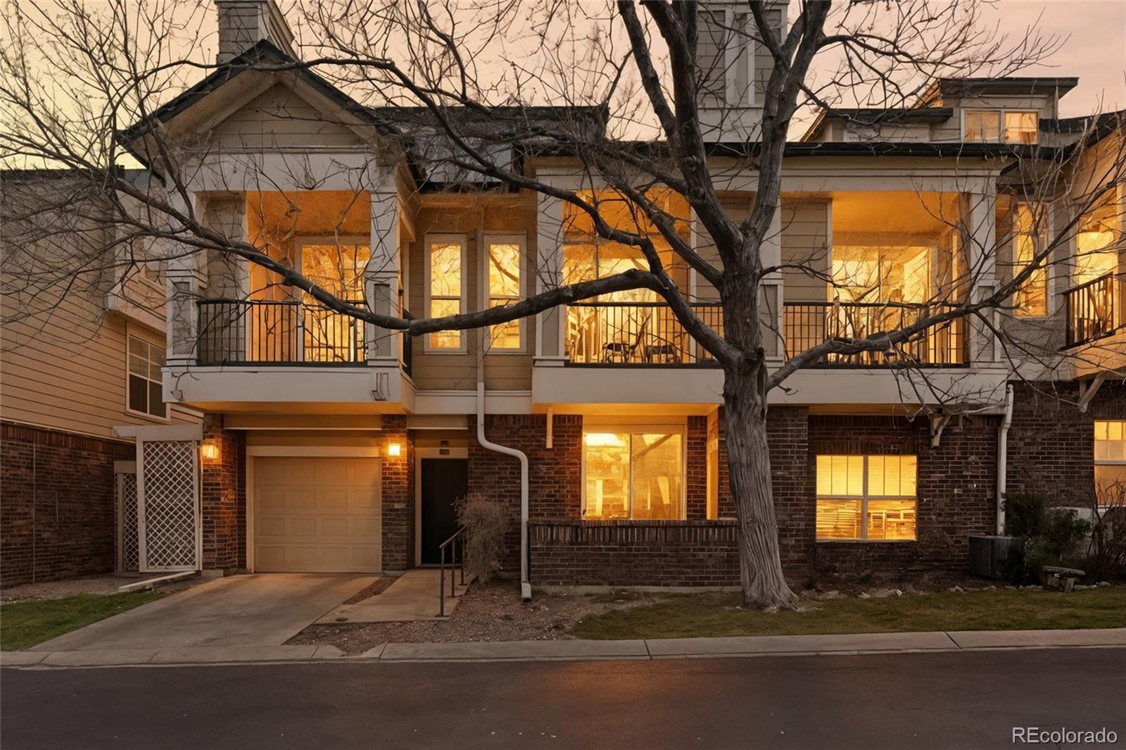 Image 1: Twilight front, lower level