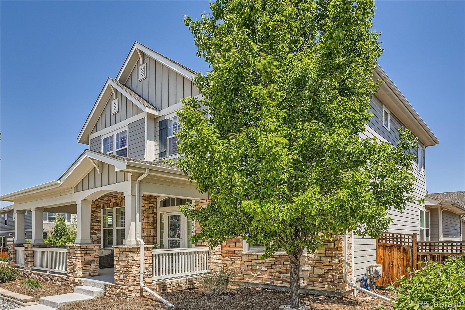 Image 3: Mature landscaping