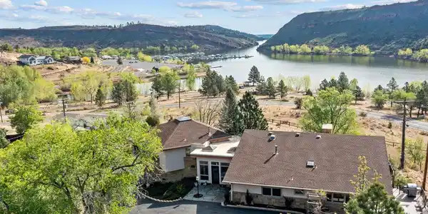 4717 Bay View Drive