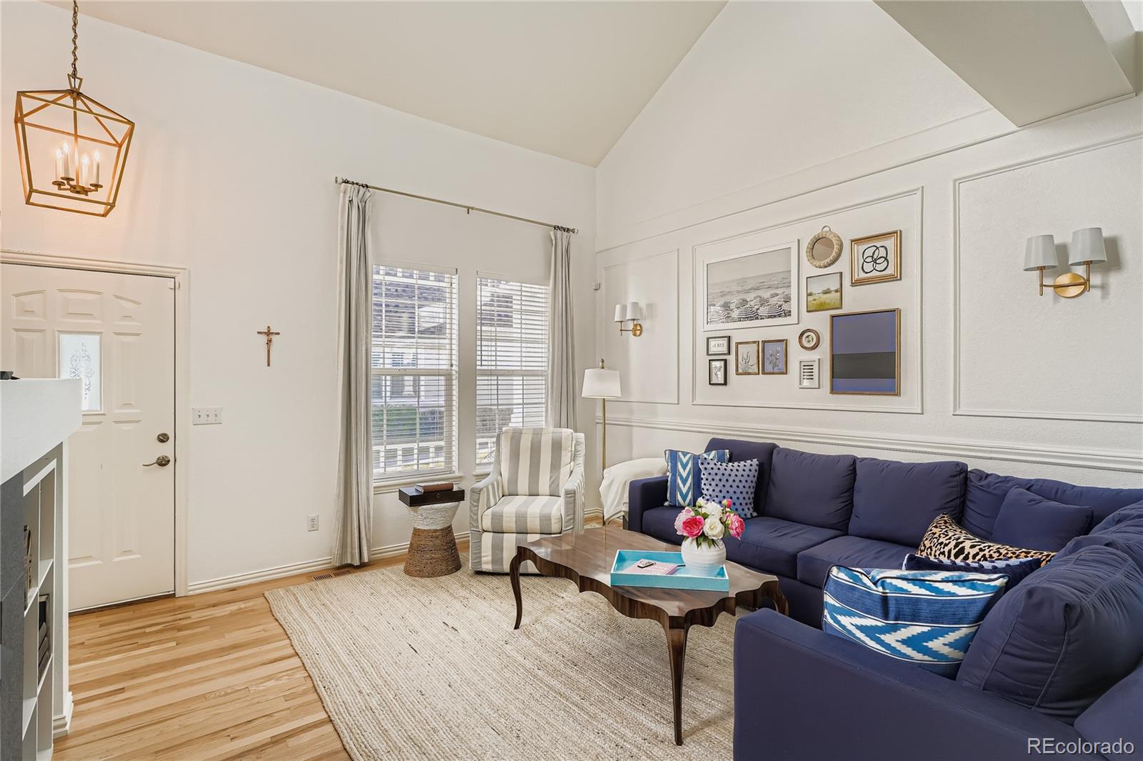 Image 4: Enjoy Valuted Ceilings with Loads of Natural Light!