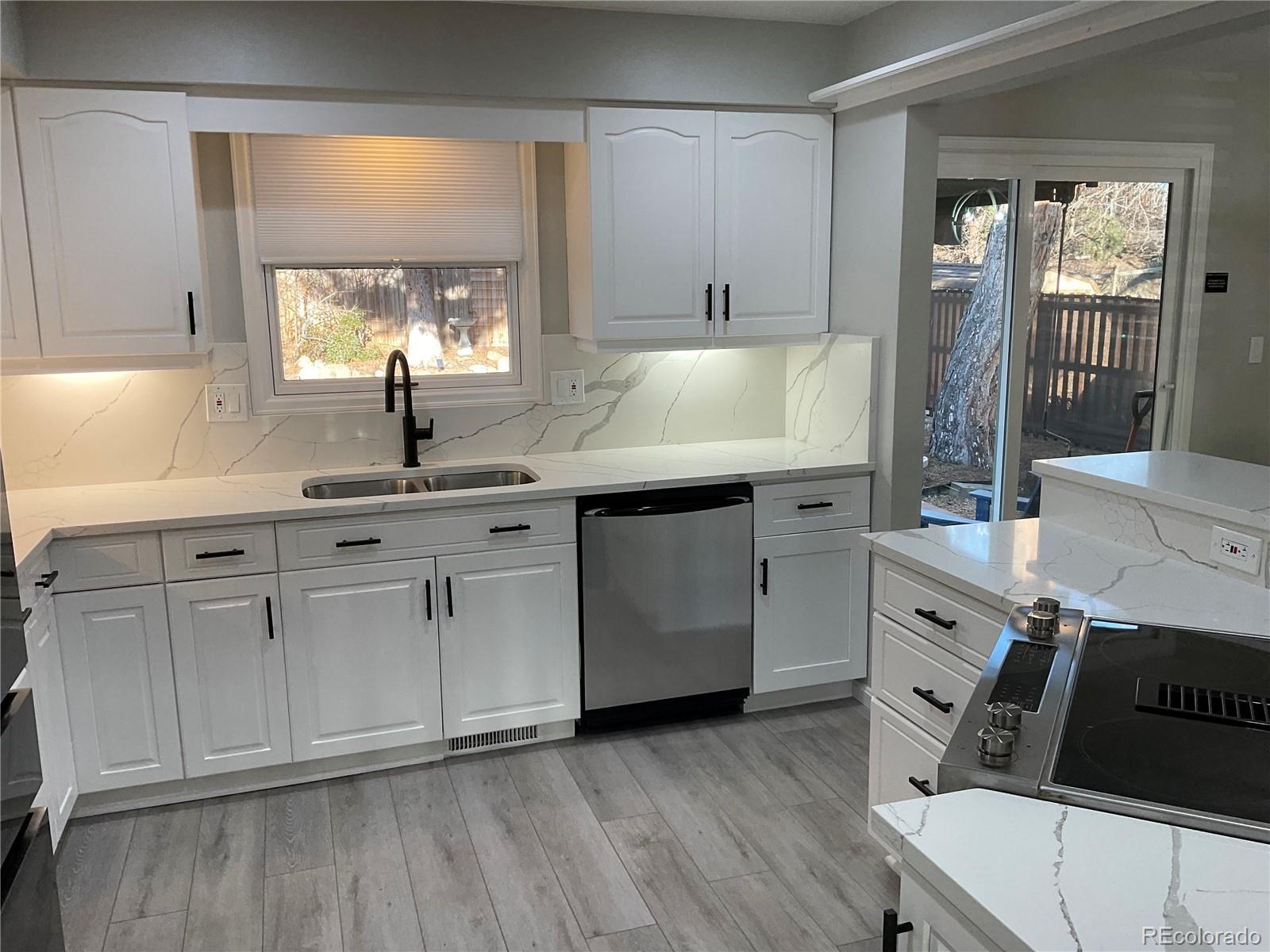 Image 3: Gorgeous updated kitchen Image 3: Gorgeous updated kitchen