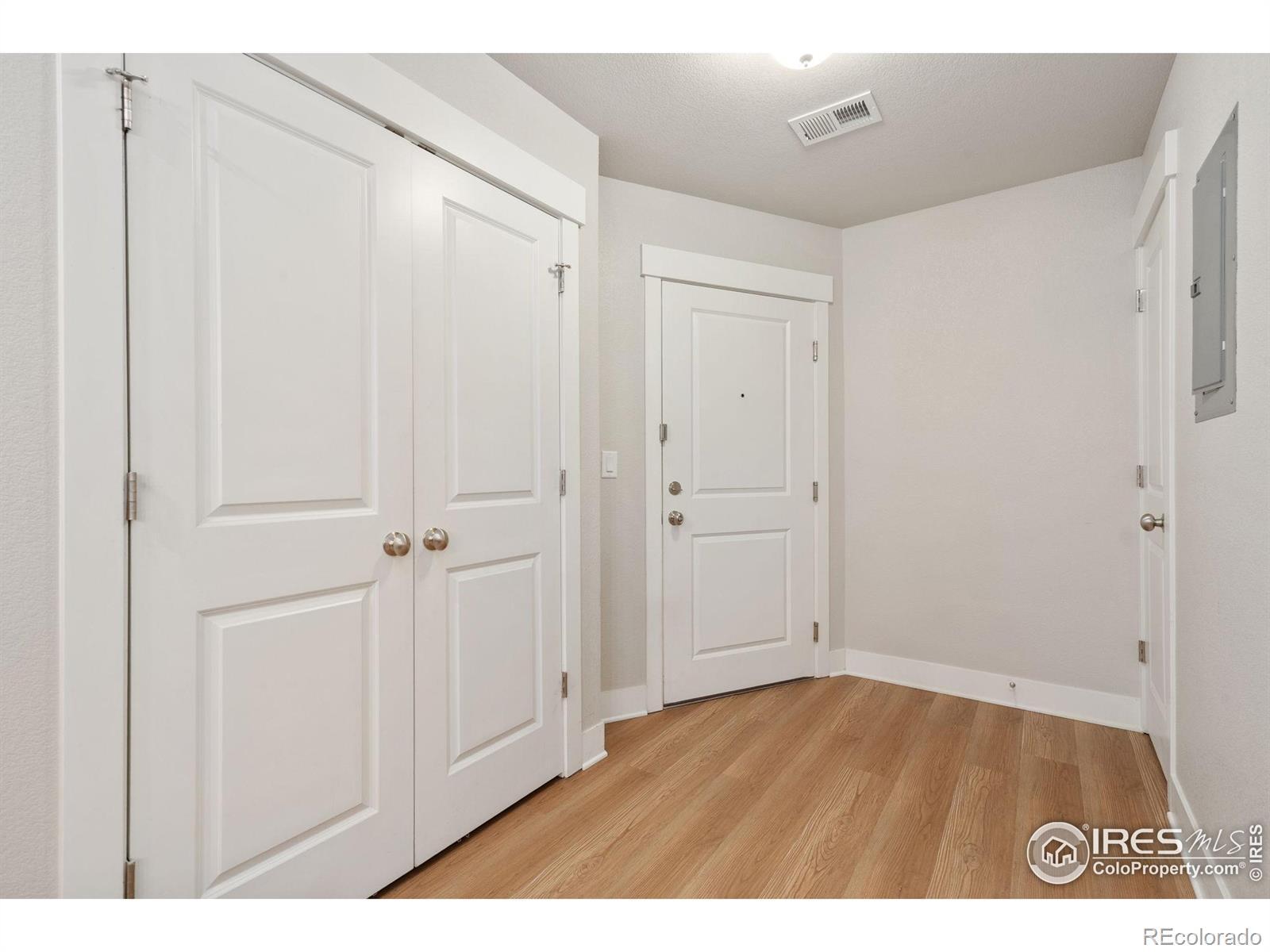 Image 3: Welcome home - Engineered wood flooring through the entire unit no carpet Image 3: Welcome home - Engineered wood flooring through the entire unit no carpet