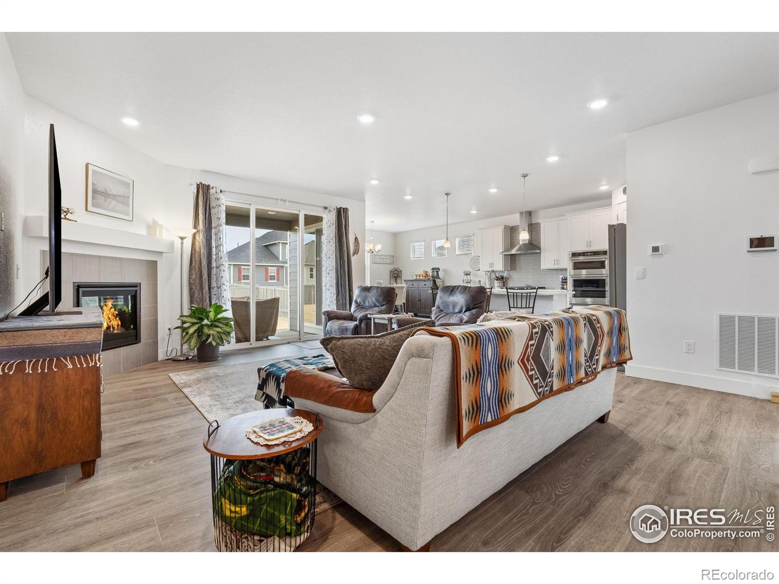 Image 4: Open Floor Plan