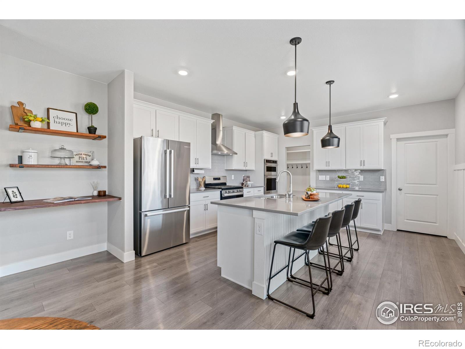 Image 3: Welcome to your gourmet kitchen!