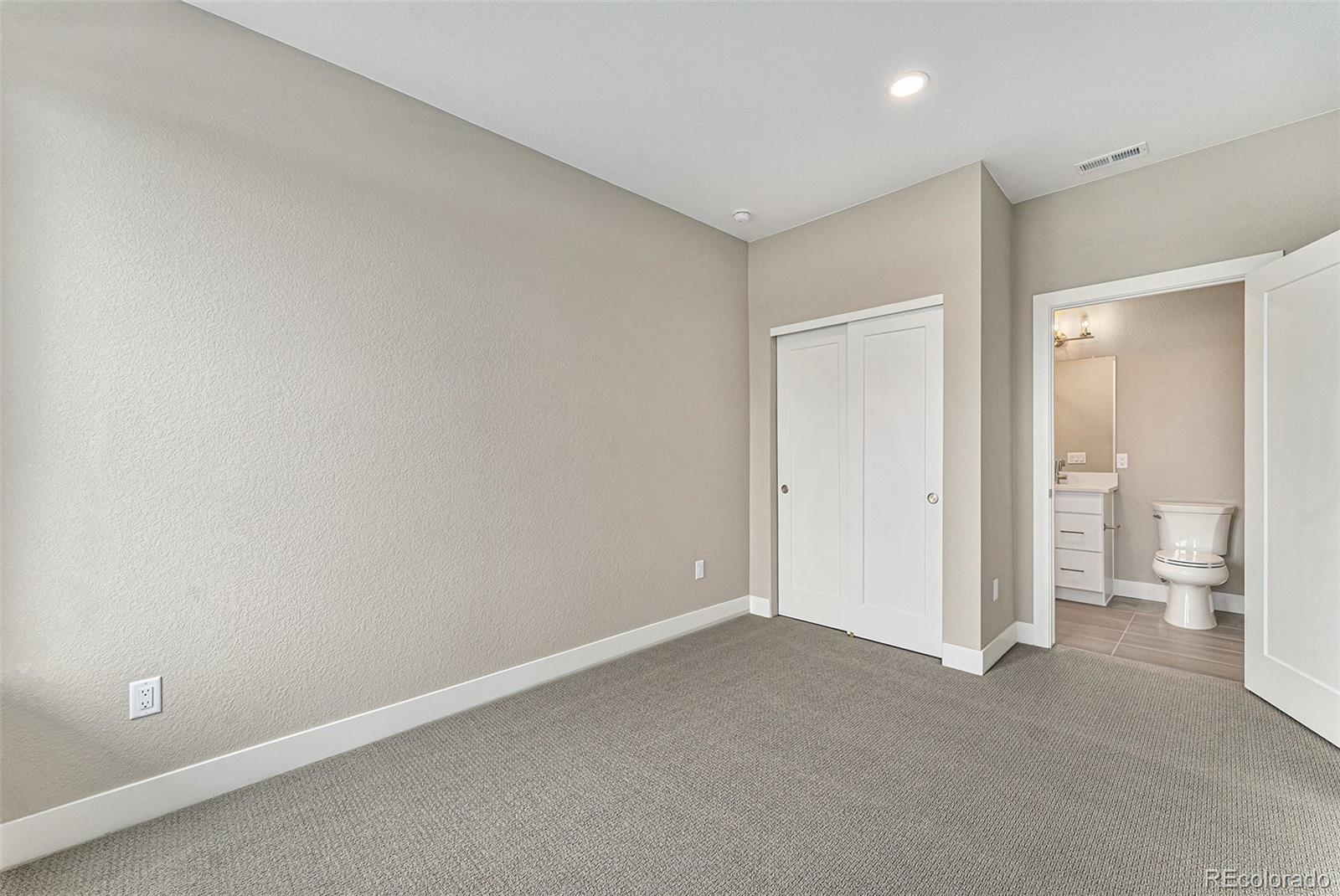 Image 4: Bedroom 1 and Bath