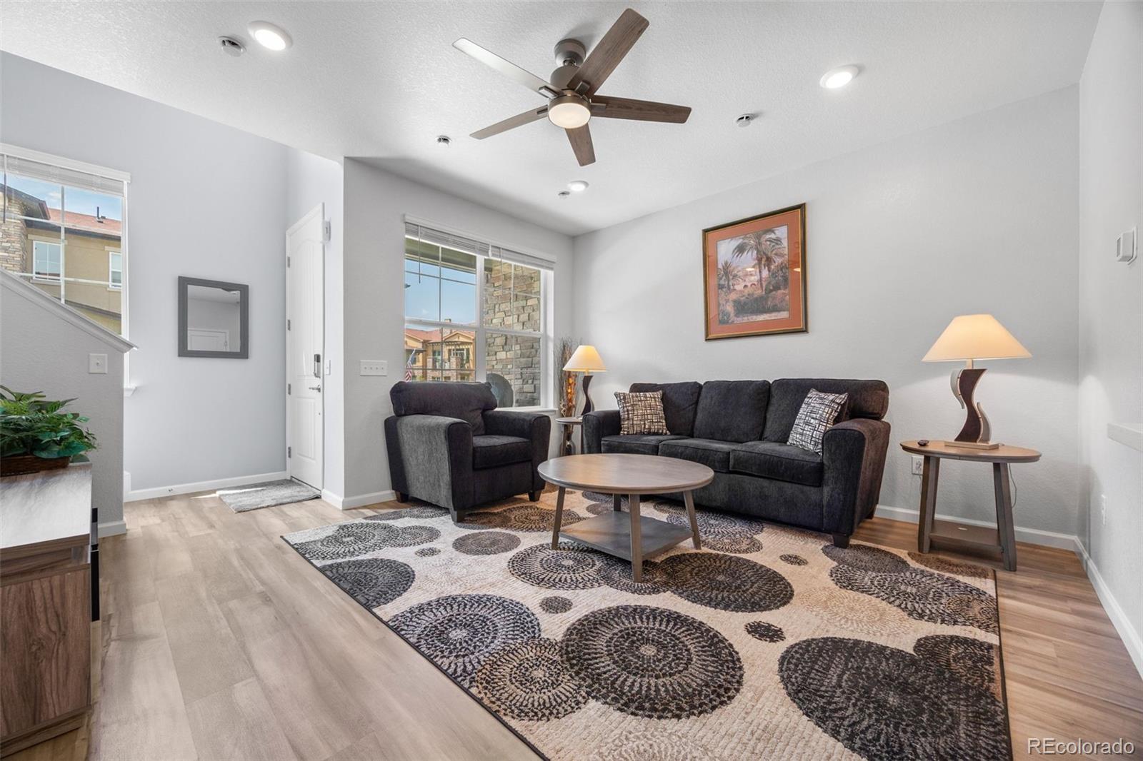 Image 3: Living Room