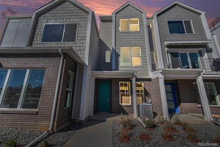 888 S Valentia Street