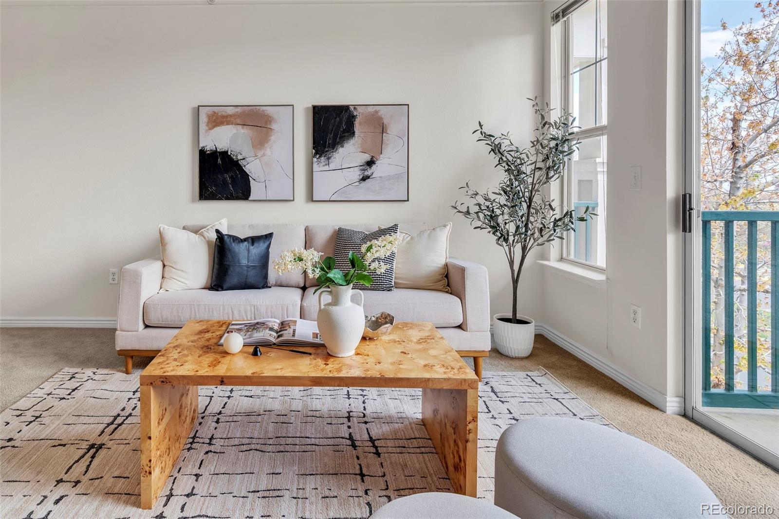 Image 3: Living Room