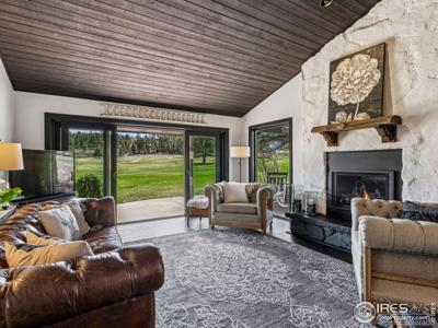 312 Fox Acres Drive W