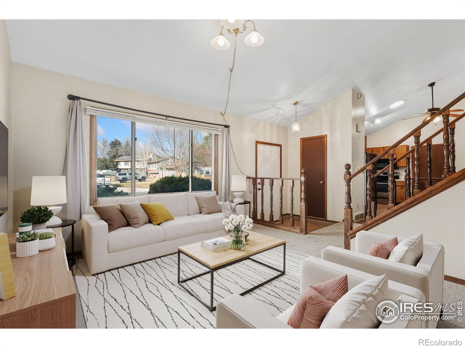 Image 2: Main Level Welcomes you with a Tile Entry (Virtually Staged) Image 2: Main Level Welcomes you with a Tile Entry (Virtually Staged)