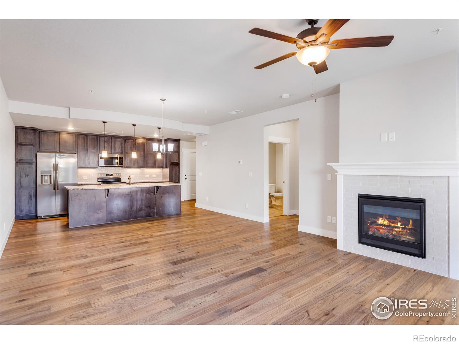 Image 2: Living Room