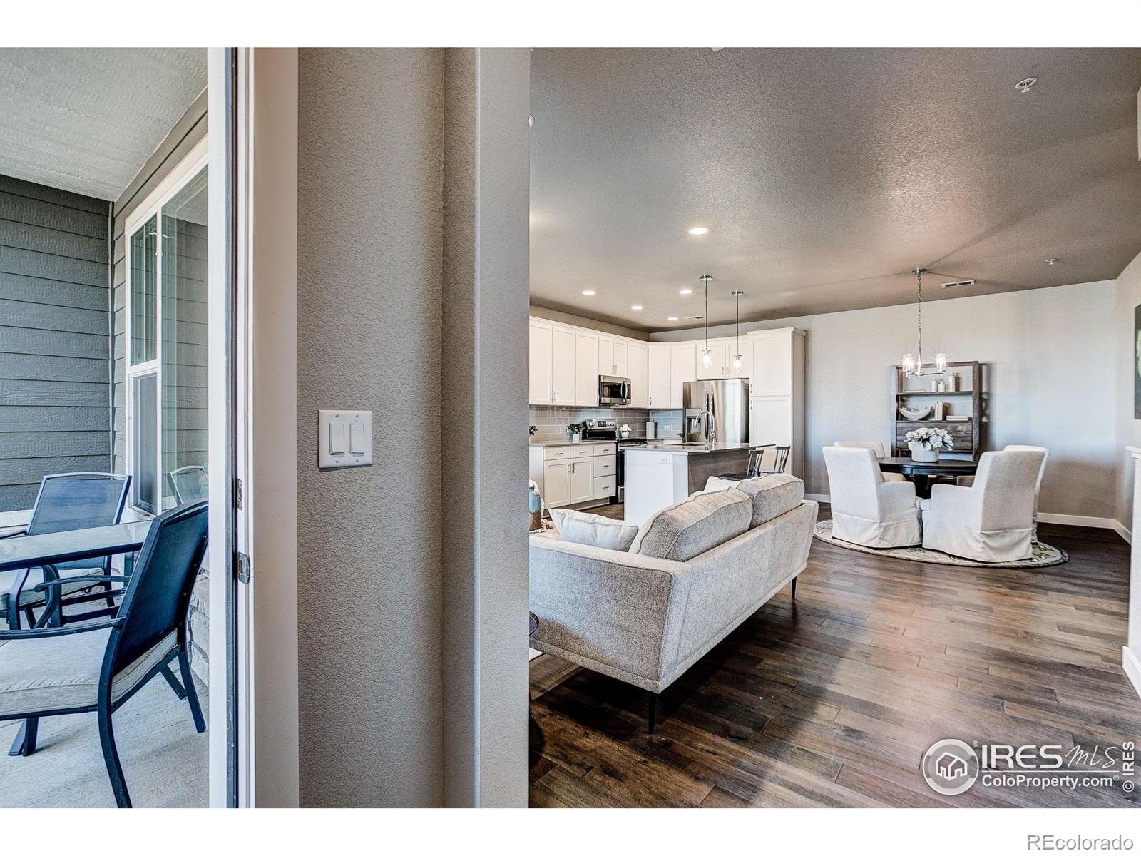 Image 4: Photos of a previously built Cascade. Finishes may vary.