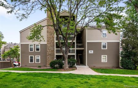 4896 S Dudley Street