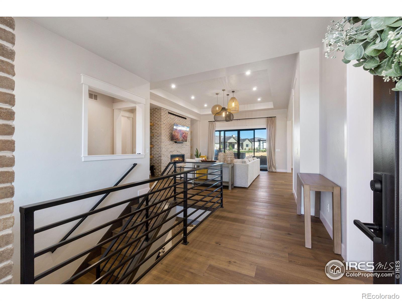 Image 2: View upon entry