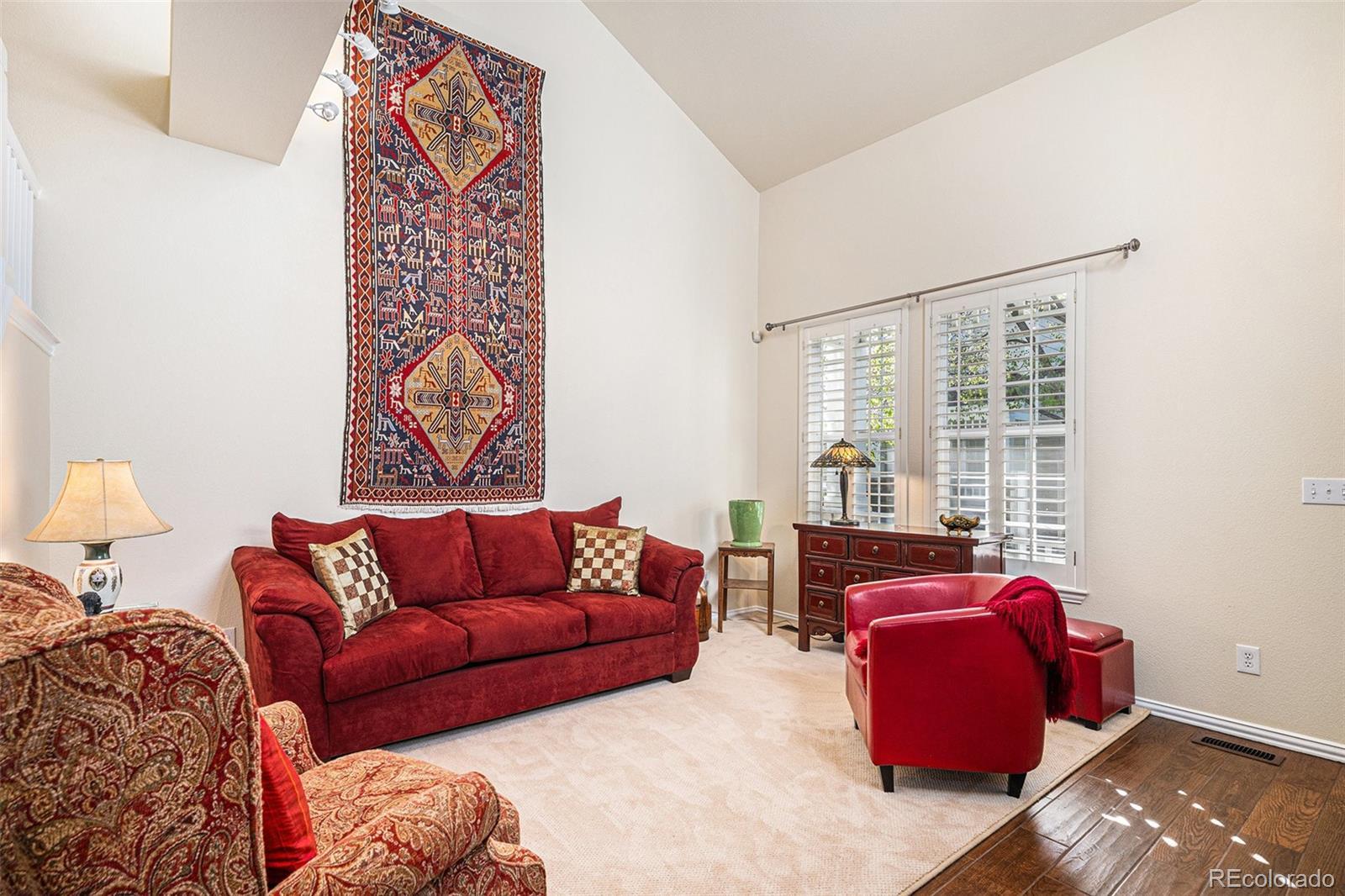 Image 2: Vaulted ceiling in living room