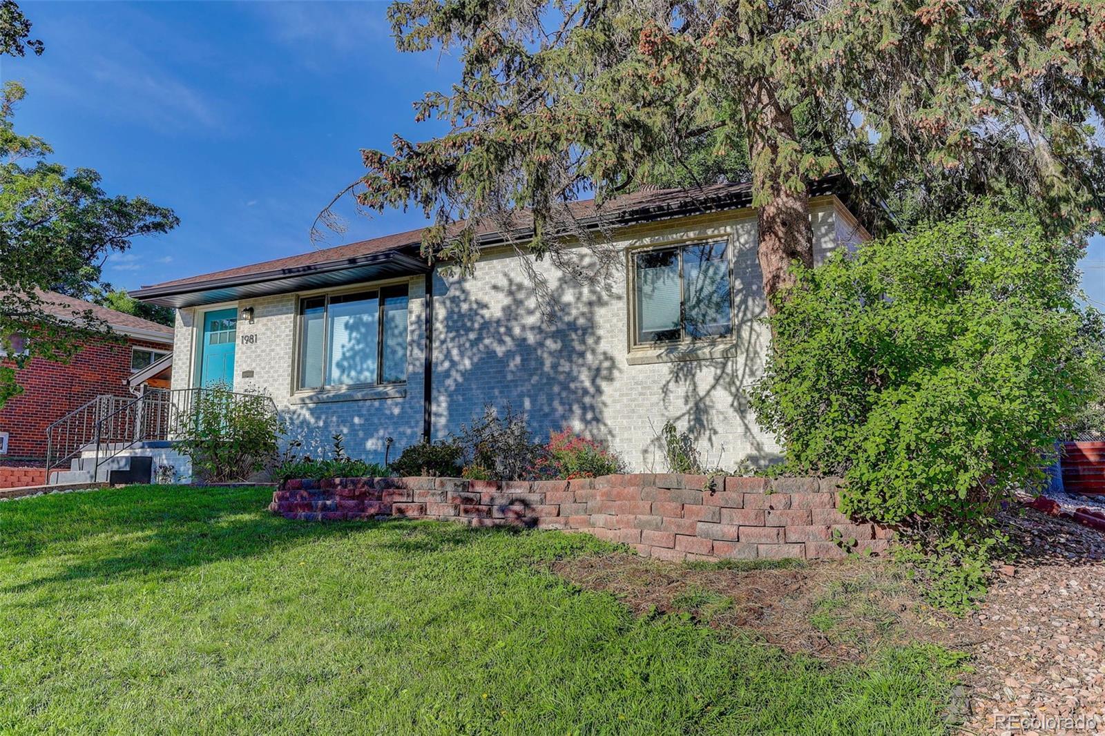 Image 4: Front of House