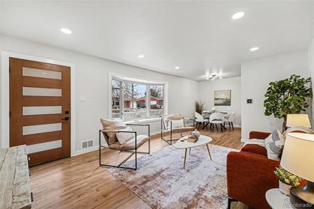 2069 S Raleigh Street