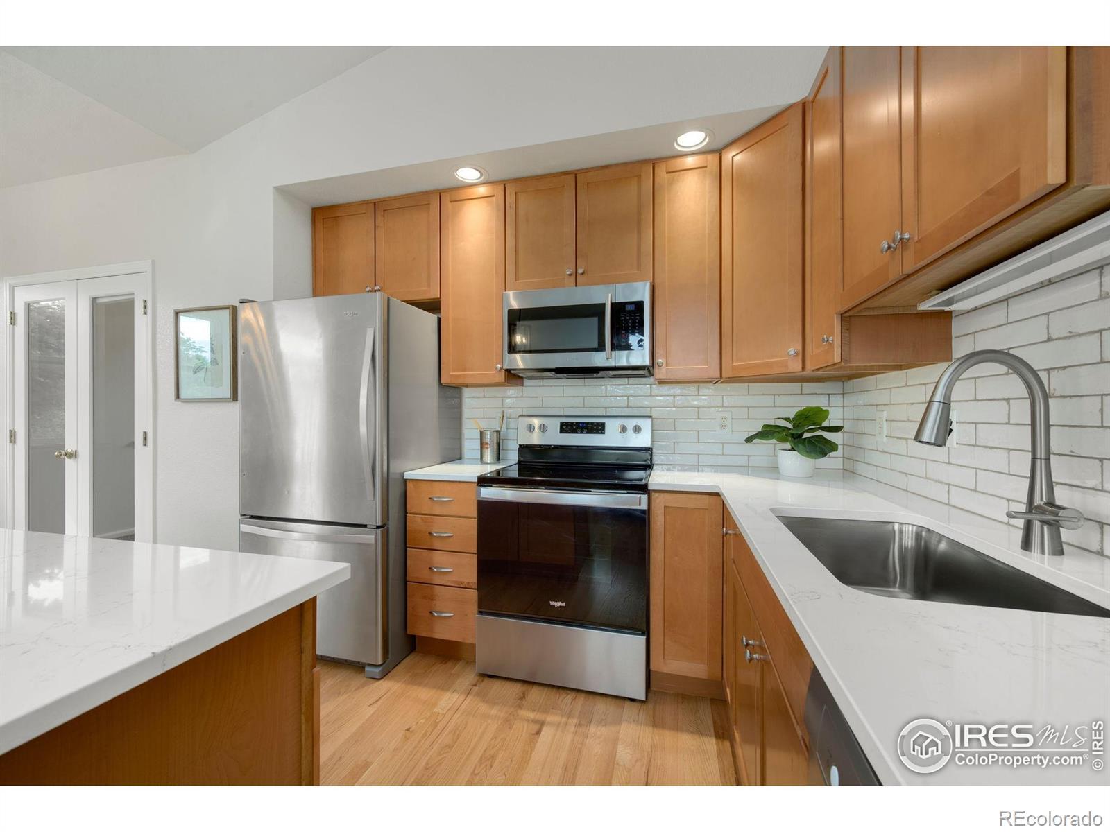 Image 4: New Subway Title Backsplash