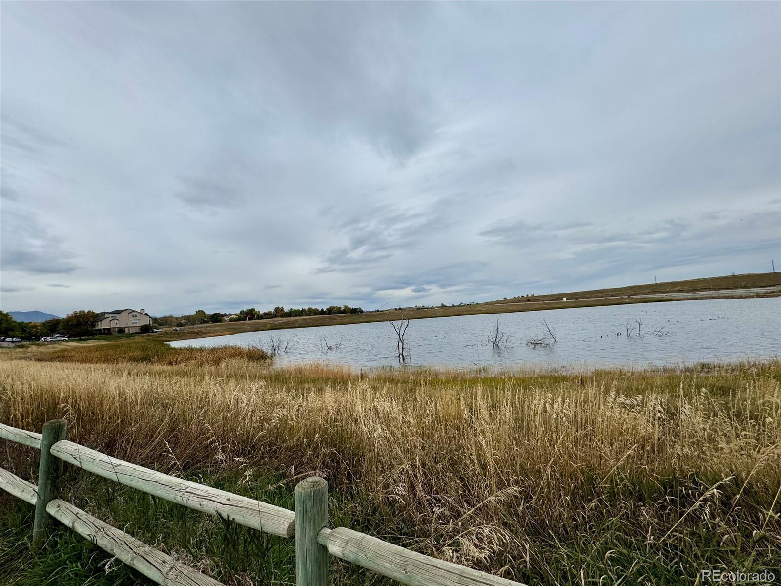 Image 2: Gorgeous grounds/views all around