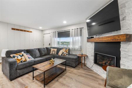 370 E La Bonte Street