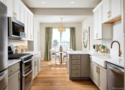 888 S Valentia Street